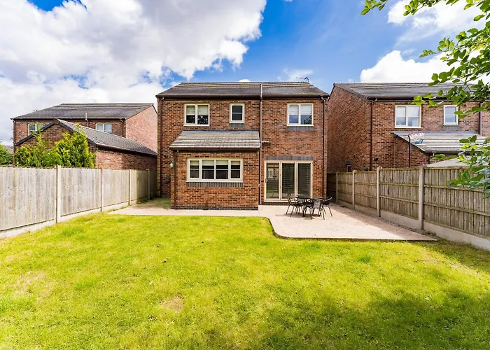 Brook Meadow House, 4 Bed House, Manchester