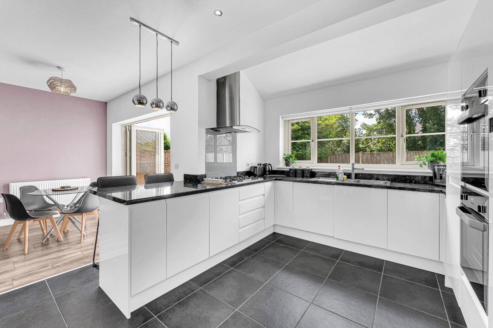 Brook Meadow House, 4 Bed House, Manchester *