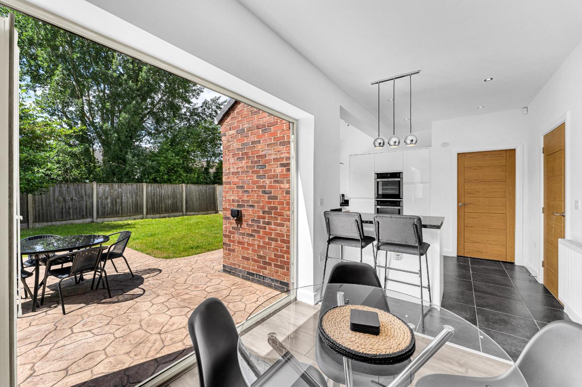 Brook Meadow House, 4 Bed House, Manchester * Astley (Greater Manchester)