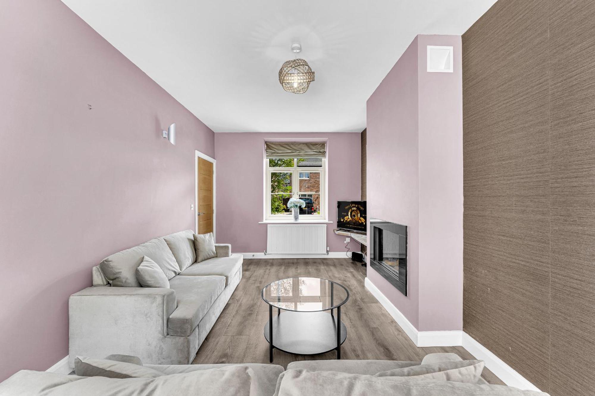 Brook Meadow House, 4 Bed House, Manchester *