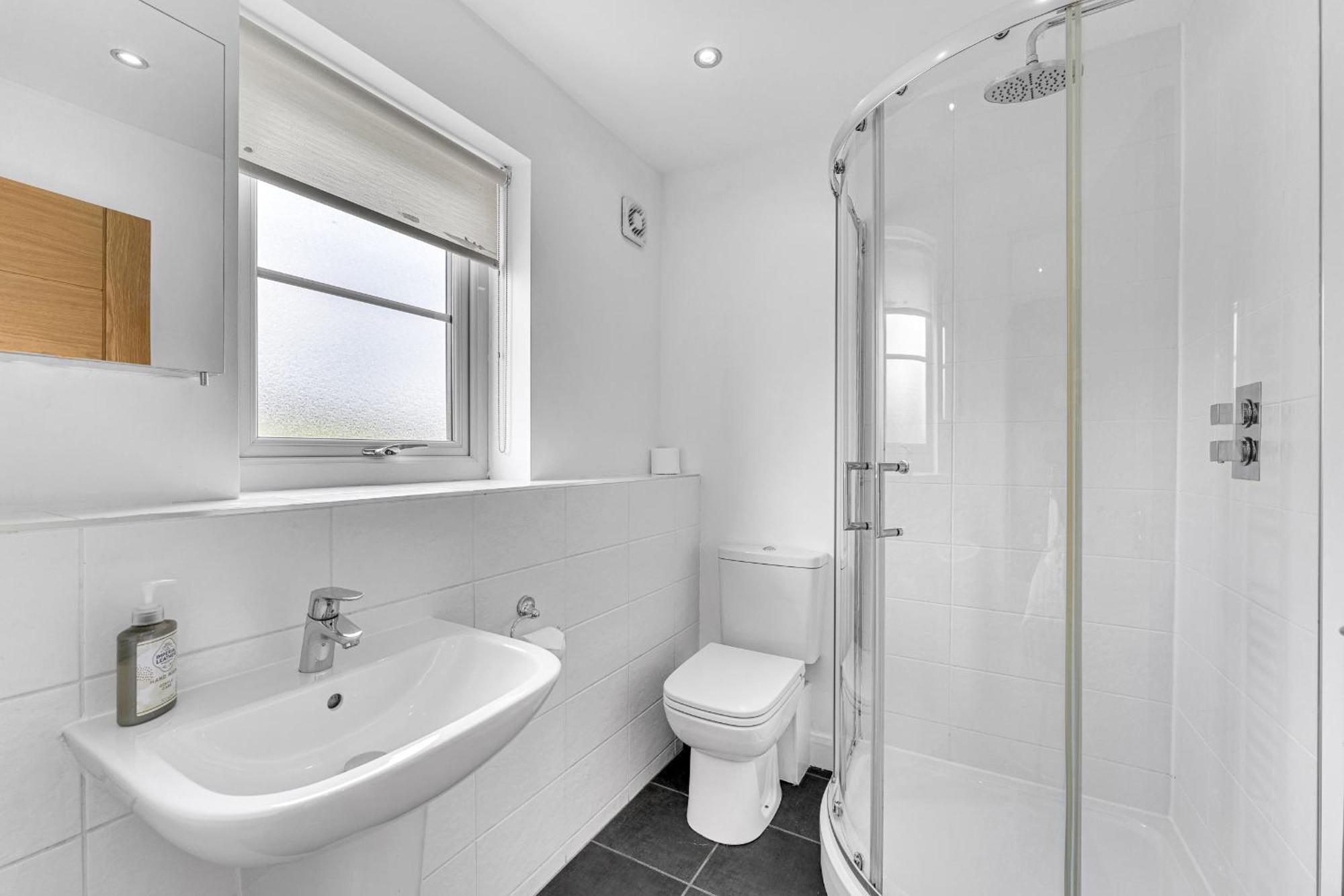 Brook Meadow House, 4 Bed House, Manchester Villa