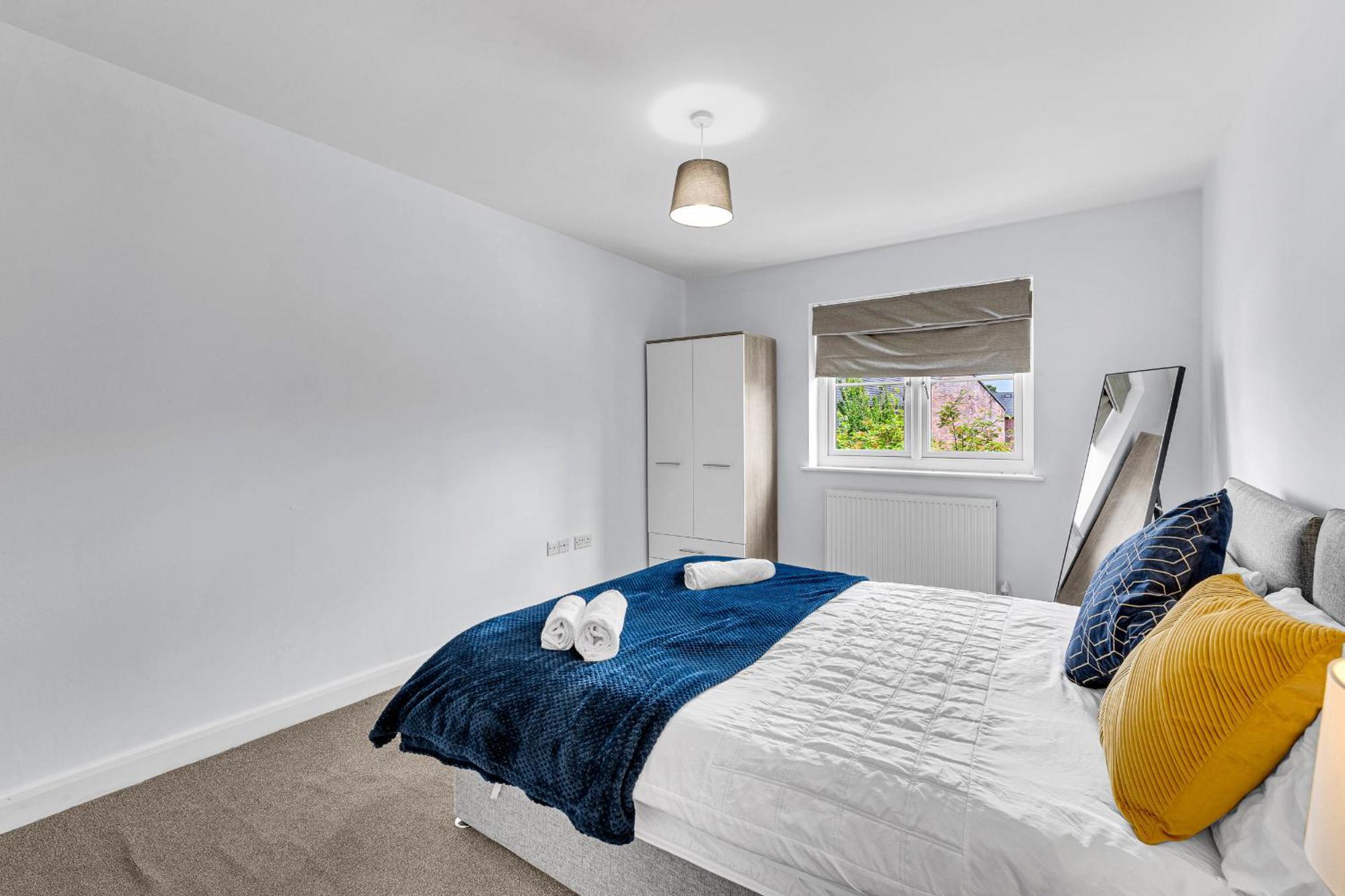 Brook Meadow House, 4 Bed House, Manchester * Astley (Greater Manchester)